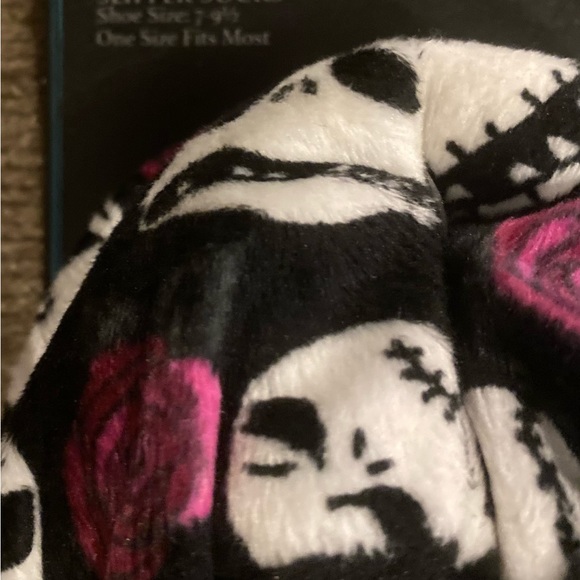 NWT Jack Skellington Nightmare Before Christmas Fuzzy warm slippers - Picture 2 of 5